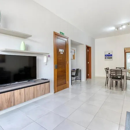 Delightful 3br Near Promenade By 360 Estates *