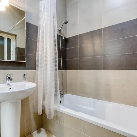 Lejlighed Delightful 3br Near Promenade By 360 Estates *